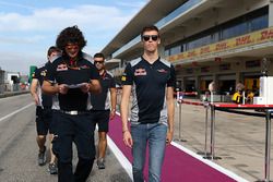 Daniil Kvyat, Scuderia Toro Rosso walks the track