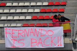 Fernando Alonso, McLaren fans and banner