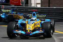 Fernando Alonso, Renault R26 ve Giancarlo Fisichella, Renault R26