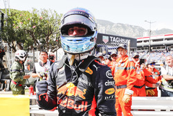 Daniel Ricciardo, Red Bull Racing, festeggia la pole position
