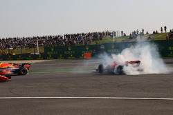 El incidente entre Max Verstappen, Red Bull Racing RB14 y Sebastian Vettel, Ferrari SF71H