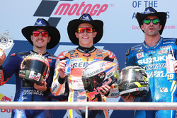 Podio: il secondo classificato Maverick Viñales, Yamaha Factory Racing, il vincitore della gara Marc Marquez, Repsol Honda Team, il terzo classificato Andrea Iannone, Team Suzuki MotoGP