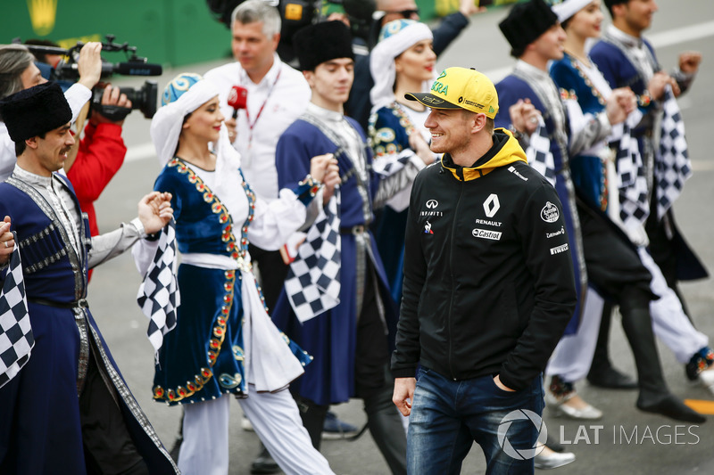 Nico Hulkenberg, Renault Sport F1 Team, saat di parade pembalap