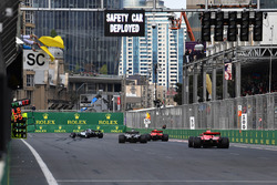 Valtteri Bottas, Mercedes-AMG F1 W09 EQ Power+, Lewis Hamilton, Mercedes-AMG F1 W09 EQ Power+, Sebastian Vettel, Ferrari SF71H et Kimi Raikkonen, Ferrari SF71H