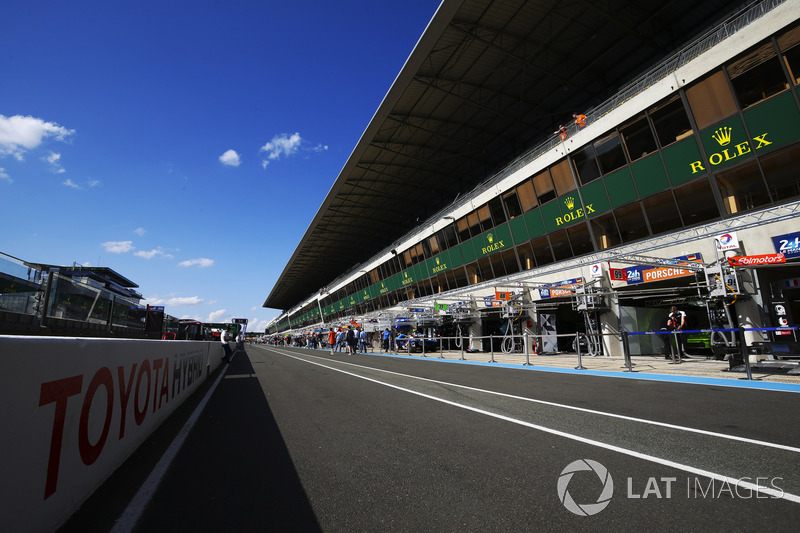 The Le Mans pit lane