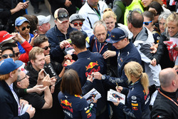 Daniel Ricciardo, Red Bull Racing and Max Verstappen, Red Bull Racing sign autographs for the fans