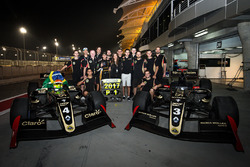 2017 champion Pietro Fittipaldi, Lotus, celebrates with his team