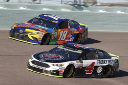 Kevin Harvick, Stewart-Haas Racing Ford Kyle Busch, Joe Gibbs Racing Toyota