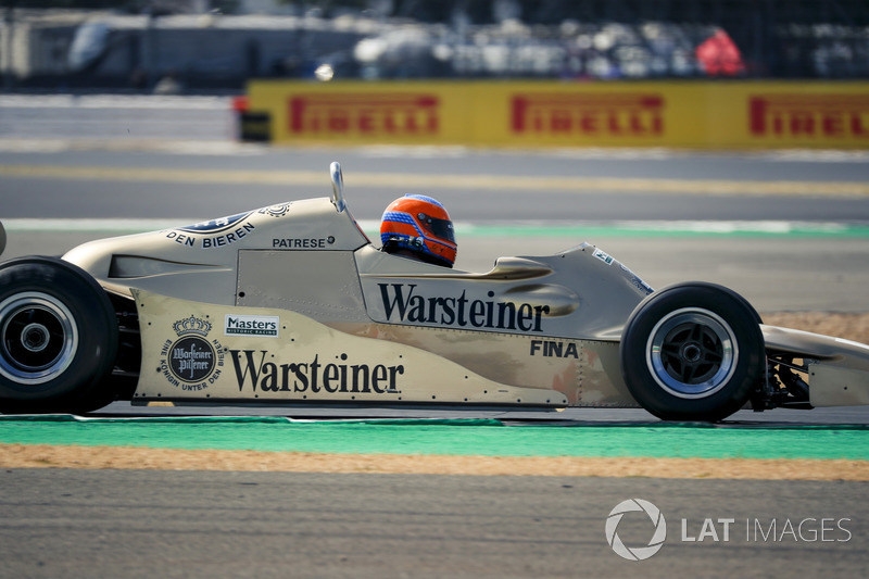 L'Arrows A1 lors de la parade des 70 ans du circuit de Silverstone