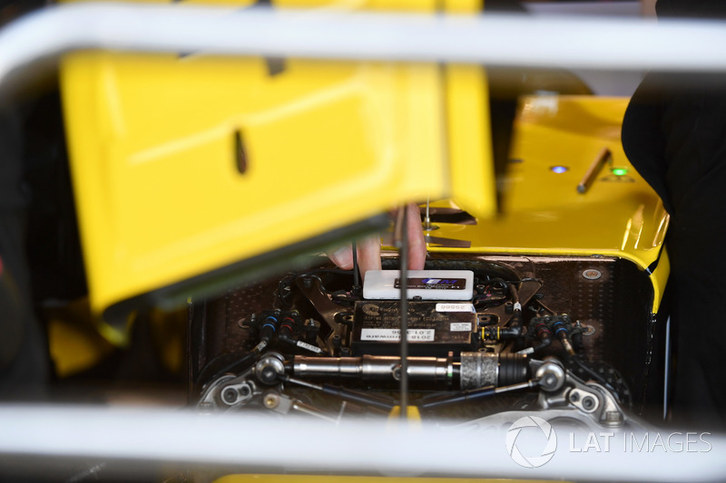Renault Sport F1 Team R.S. 18 front suspension detail