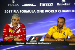 Maurizio Arrivabene et Cyril Abiteboul en conférence de presse