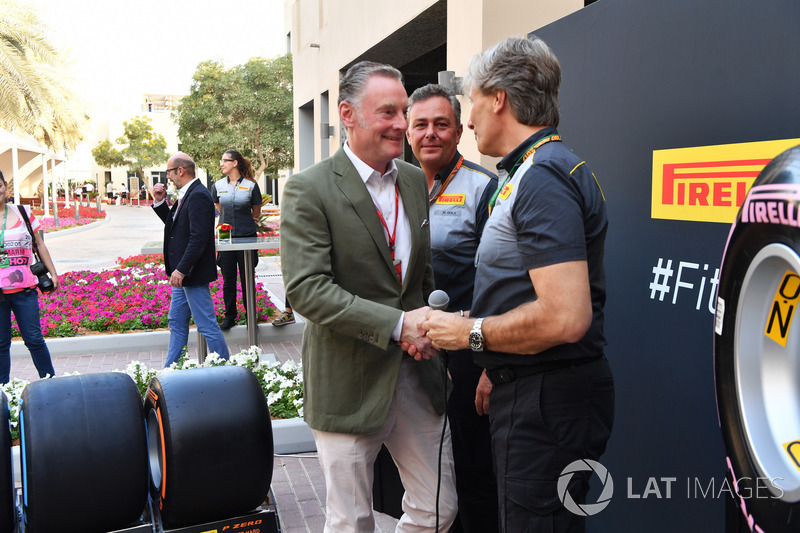 Sean Bratches, Formula One Operasyon Direktörü, Roberto Boccafogli, Pirelli İletişim Sorumlusu, Mario Isola, Pirelli Spor Direktörü