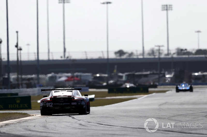 #912 Porsche Team North America Porsche 911 RSR: Laurens Vanthoor, Earl Bamber, Gianmaria Bruni