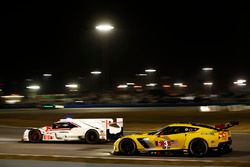 #6 Acura Team Penske Acura DPi, P: Dane Cameron, Juan Pablo Montoya, Simon Pagenaud, #3 Corvette Rac