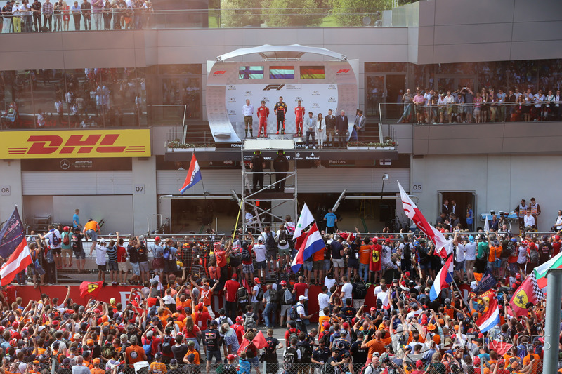 Jonathan Wheatley, Red Bull Racing Team Manager, Kimi Raikkonen, Ferrari, Max Verstappen, Red Bull Racing and Sebastian Vettel, Ferrari on the podium