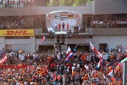 Jonathan Wheatley, Red Bull Racing Team Manager, Kimi Raikkonen, Ferrari, Max Verstappen, Red Bull Racing and Sebastian Vettel, Ferrari on the podium
