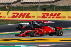 Sebastian Vettel, Ferrari SF71H runs wide