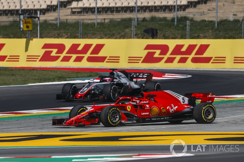 Sebastian Vettel, Ferrari SF71H se va de ancho