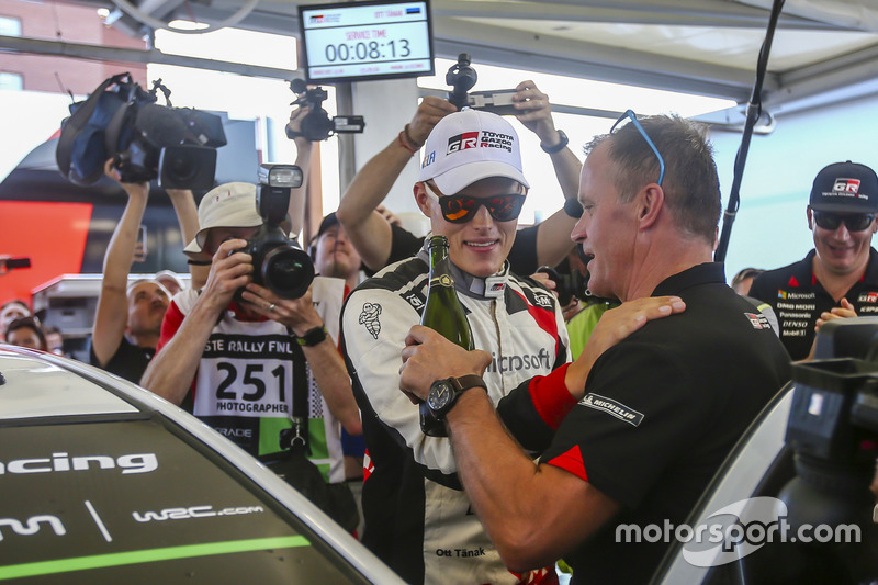 Il vincitore Ott Tanak, Toyota Gazoo Racing, Tommi Makinen