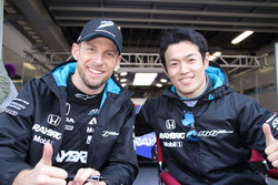 ジェンソン・バトンと山本尚貴