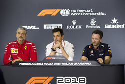 Пресс-конференция: руководитель Ferrari Маурицио Арривабене, директор Mercedes AMG F1 Тото Вольф и г