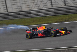 Даніель Ріккардо, Red Bull Racing RB14, димить