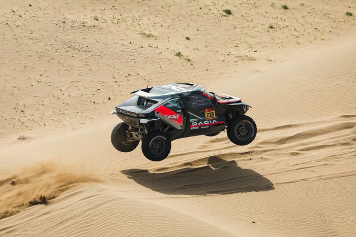 #219 The Dacia Sandriders Dacia: Sebastien Loeb, Edouard Boulanger