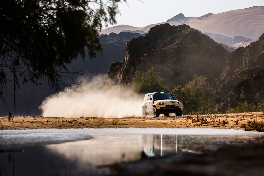 #504 Defender Rally Defender: Sara Price, Sean Berriman