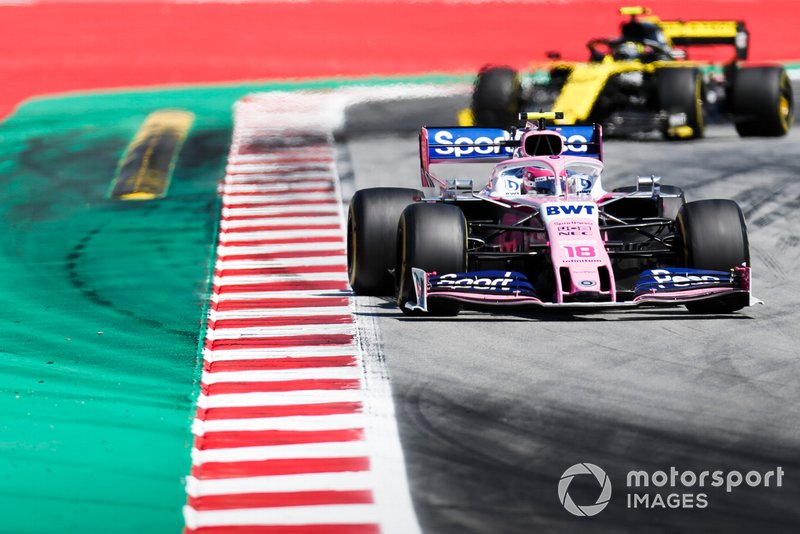 Lance Stroll, Racing Point RP19, leads Nico Hulkenberg, Renault R.S. 19