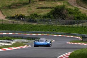 Romain Dumas, Volkswagen ID.R at the Nürburgring-Nordschleife chasing a new e-record