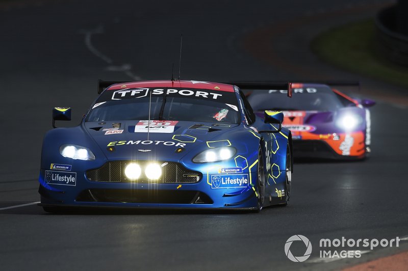 #90 TF Sport Aston Martin Vantage: Salih Yoluc, Euan Alers-Hankey, Charles Eastwood