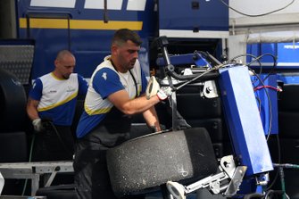 Tecnico Michelin al lavoro
