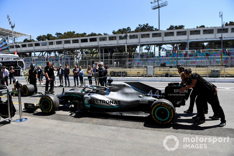 Essais d'arrêt au stand chez Mercedes AMG F1