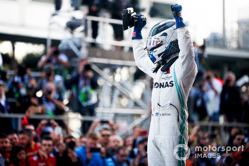 Race winner Valtteri Bottas, Mercedes AMG F1