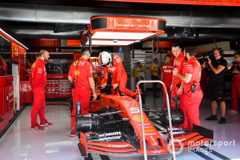 Sebastian Vettel, Ferrari SF90, in the garage