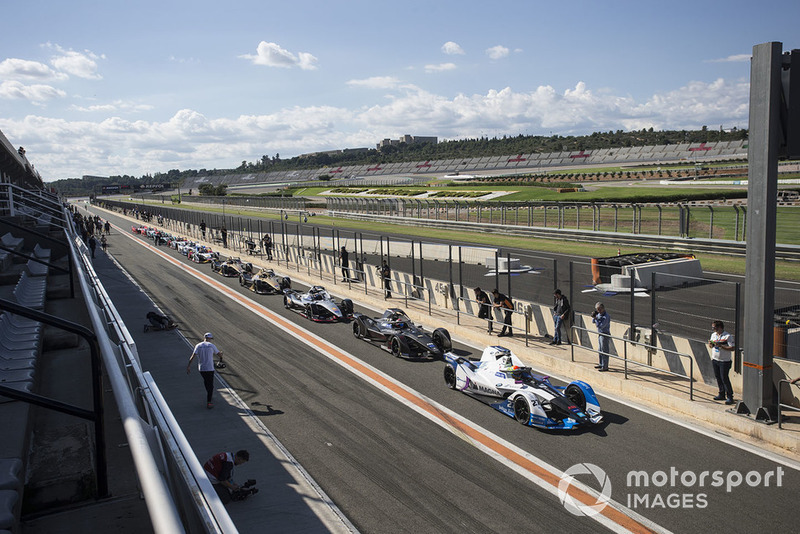 Uji coba balapan: Alexander Sims BMW I Andretti Motorsports, BMW iFE.18, Jose Maria Lopez, Dragon Racing and Sébastien Buemi, Nissan e.Dams