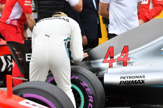 Pole sitter Lewis Hamilton, Mercedes-AMG F1 W09 celebrates in Parc Ferme