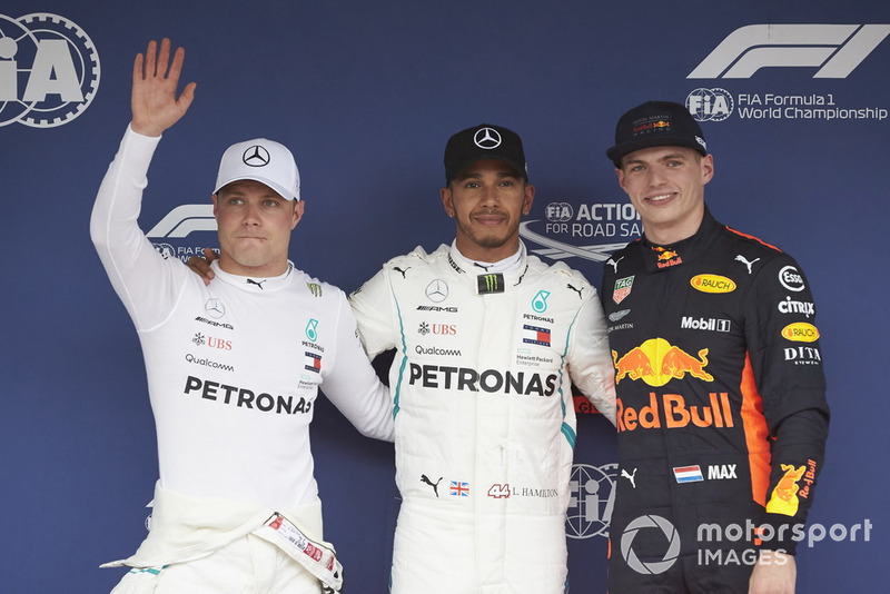 Valtteri Bottas, Mercedes AMG F1, le poleman Lewis Hamilton, Mercedes AMG F1, et le troisième, Max Verstappen, Red Bull Racing