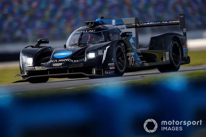 #10 Konica Minolta Cadillac DPi-V.R. Cadillac DPi (compartido con Renger Van Der Zande, Jordan Taylor y Kamui Kobayashi) (2019)