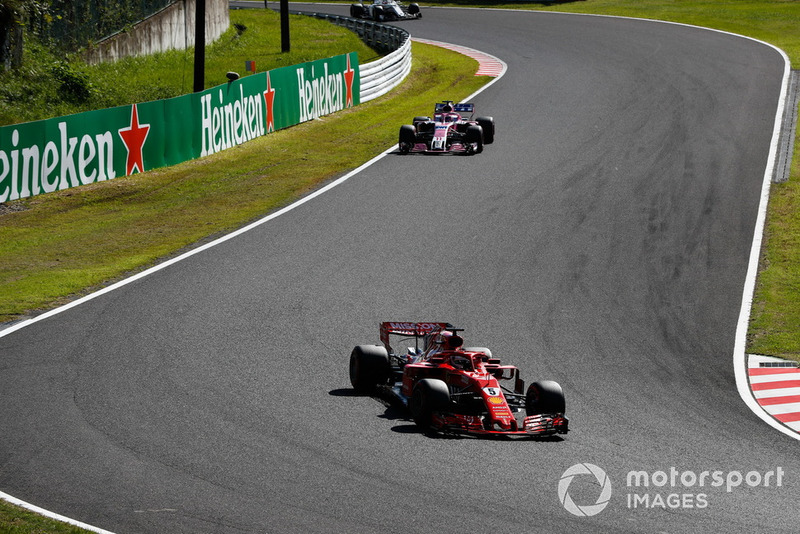 Sebastian Vettel, Ferrari SF71H, Sergio Perez, Racing Point Force India VJM11