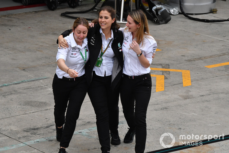 Mercedes-AMG F1 celebran en Parc Ferme