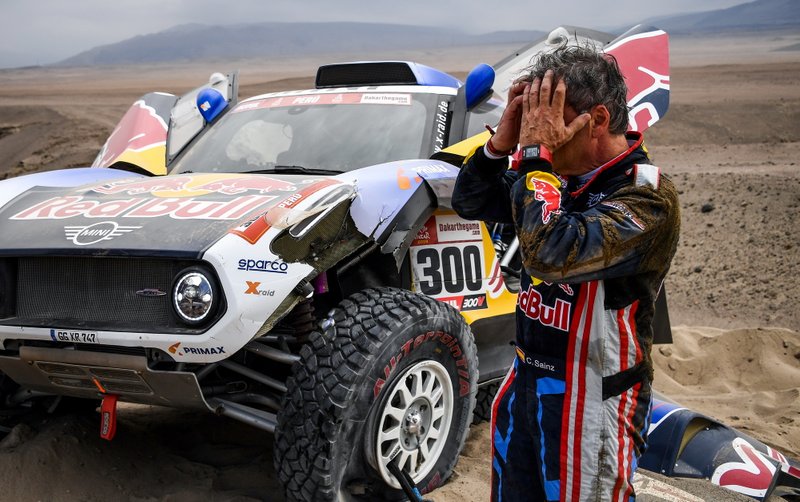 #300 X-Raid Mini JCW Team: Carlos Sainz tras su accidente