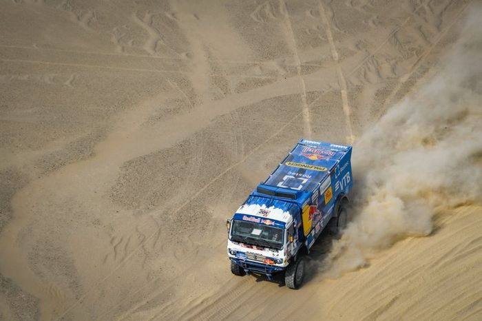 #502 Team Kamaz Master: Ayrat Mardeev, Akhmet Galiautdinov, Dmitry Svistunov