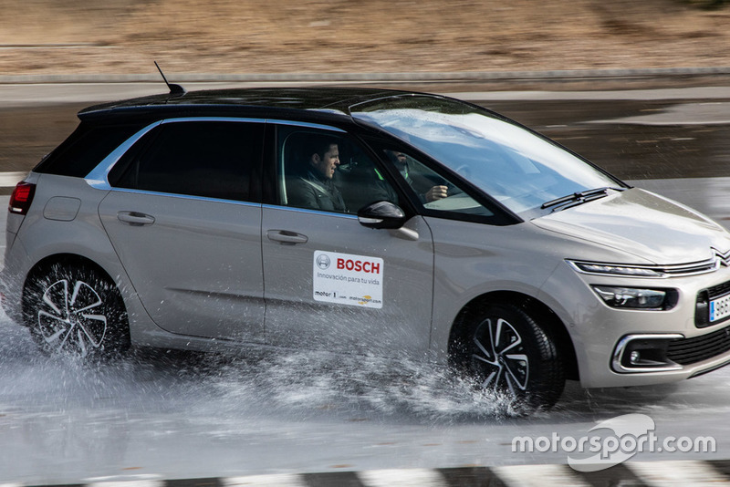 II Curso de Conducción y Nuevas Tecnologías BOSCH - Motor1.com España - Motorsport.com