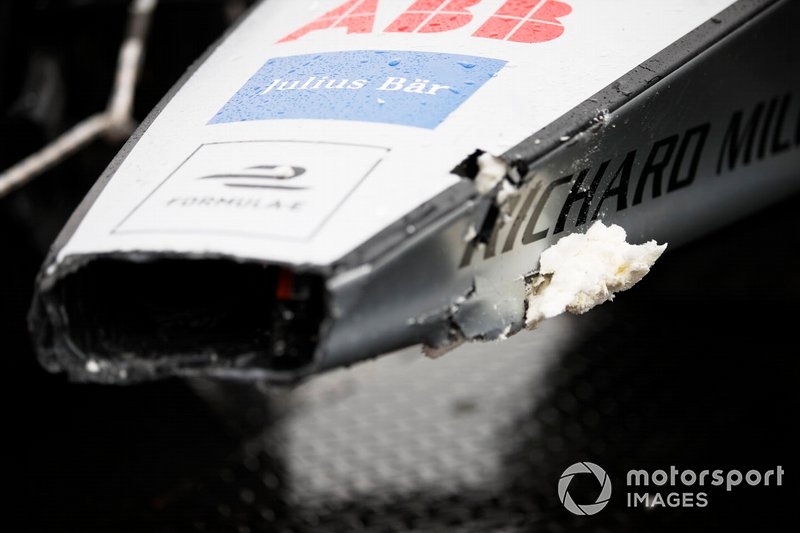 The damaged car of Edoardo Mortara, Venturi Formula E, Venturi VFE05, is returned to the pits