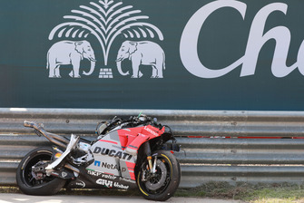 La moto endommagée de Jorge Lorenzo, Ducati Team