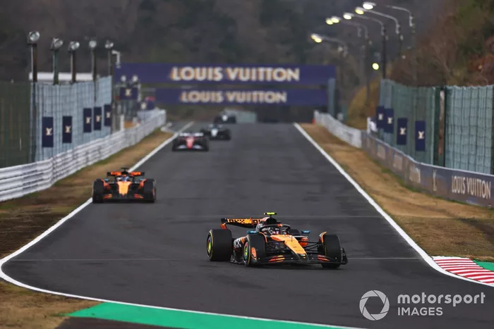 Charles Leclerc, Ferrari, Lando Norris, McLaren, Oscar Piastri