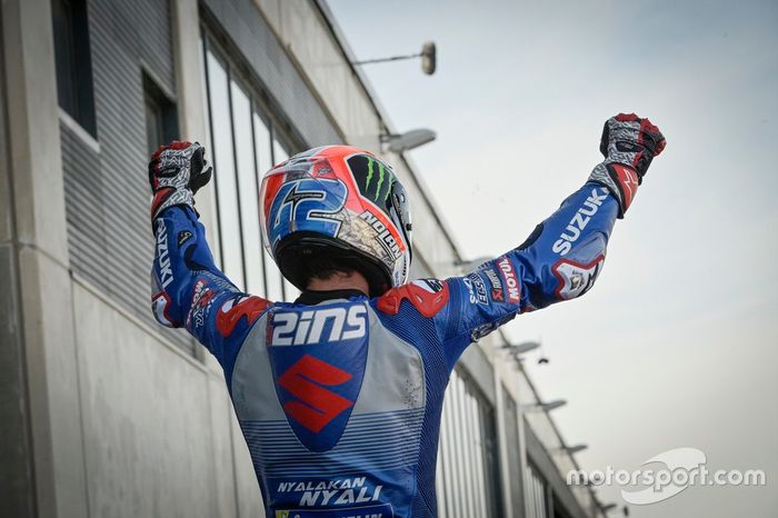 El ganador de la carrera Alex Rins, Team Suzuki MotoGP