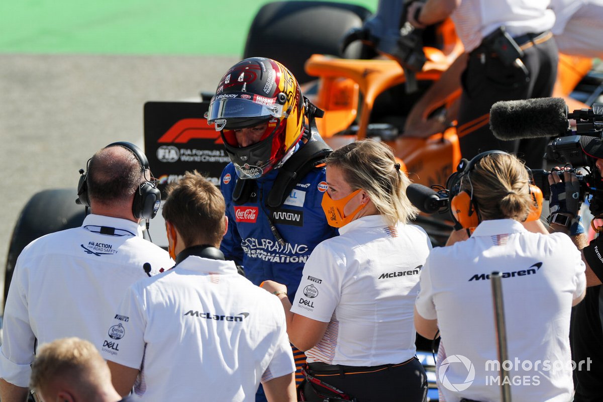 Carlos Sainz Jr., McLaren celebrates in Parc Ferme with his team