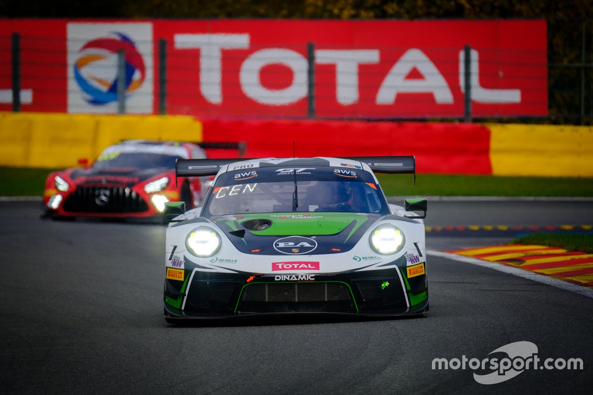 #54 Dinamic Motorsport Porsche 911 GT3-R: Matteo Cairoli, Christian Engelhart, Sven Müller